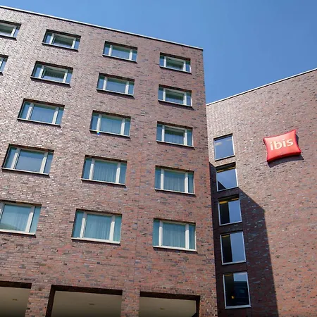 Ibis Hamburg Alsterring-2